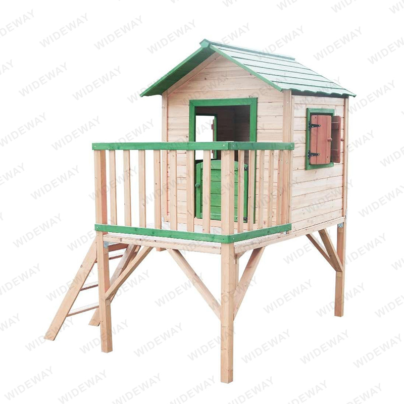 Casita de juegos para niños con balcón.